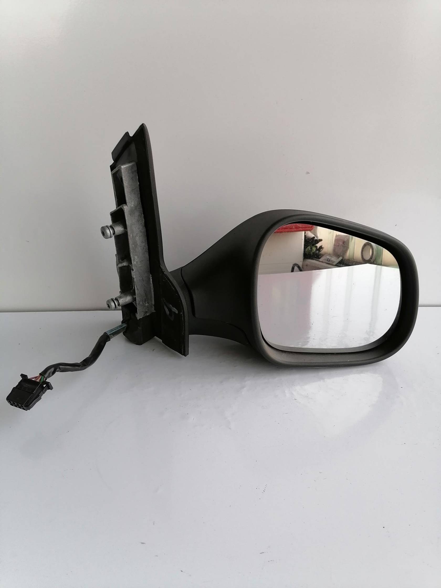 Retrovisore est. regolaz. elettr. dx.